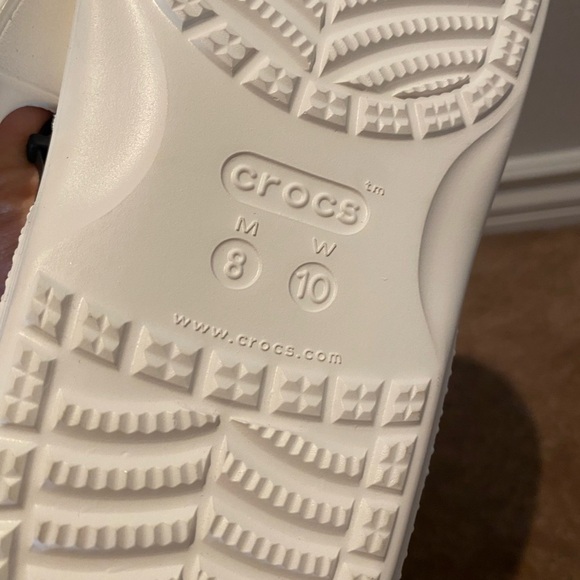 CROCS White Slide Sandals Unisex Women’s 10, Men’s 8 New - Picture 2 of 12